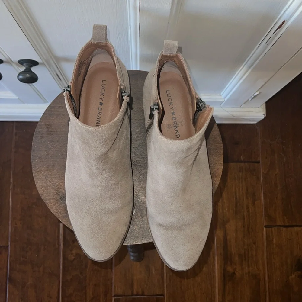Women’s Lucky Brand Basel Suede Ankle Booties (Size 9/Medium) - Picture 6 of 6